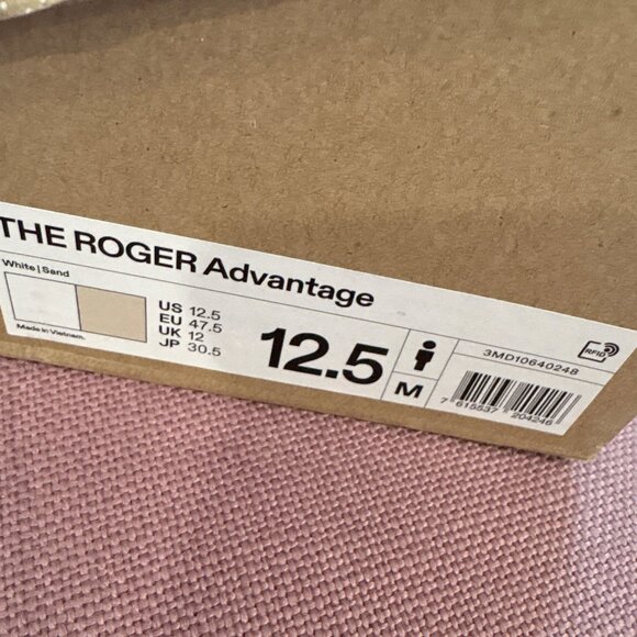 On The Roger Advantage Sneakers in White & Sand 12.5 with box Mens Athletic Shoe - Picture 13 of 16